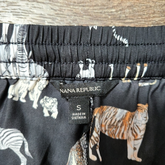 Banana Republic African Animals Pajama Pants - Dress Pants Size Small - Picture 4 of 9
